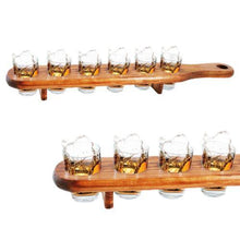 Lade das Bild in den Galerie-Viewer, 7-teiliges Set Schnapsgläser mit Servierbrett aus Holz von EGOECO um plastikfrei und nachhaltig gut im mediterranen Stil zu leben
